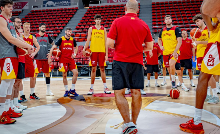 Aday Mara con la selección española de baloncesto