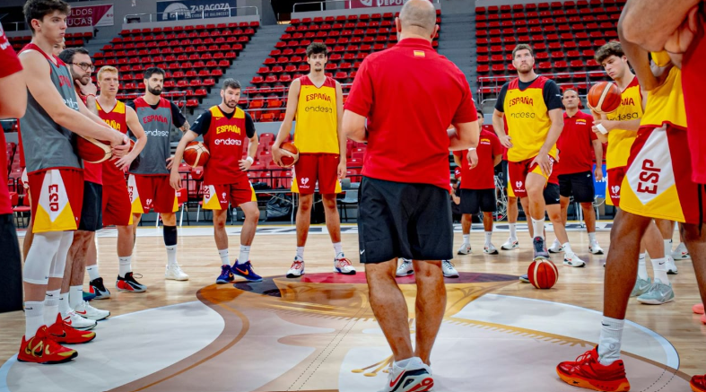 Aday Mara con la selección española de baloncesto