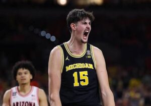 Aday Mara celebrando el título de campeón NCAA