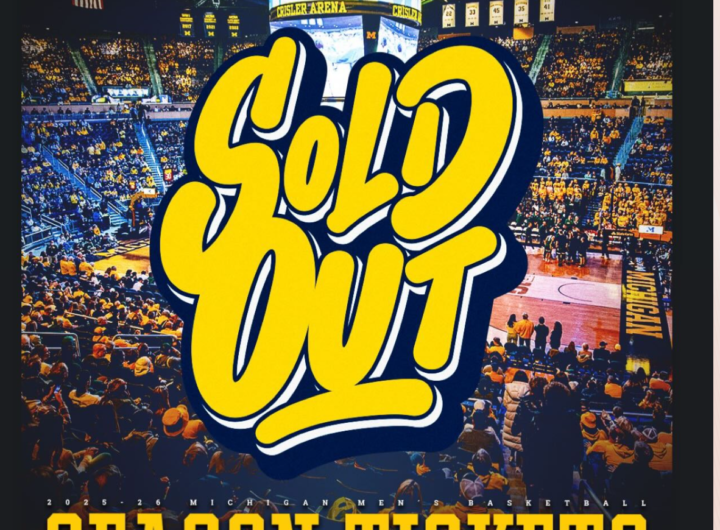 Aday Mara en el Crisler Center de Michigan Wolverines