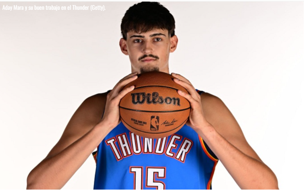 Aday Mara con la camiseta del Oklahoma City Thunder